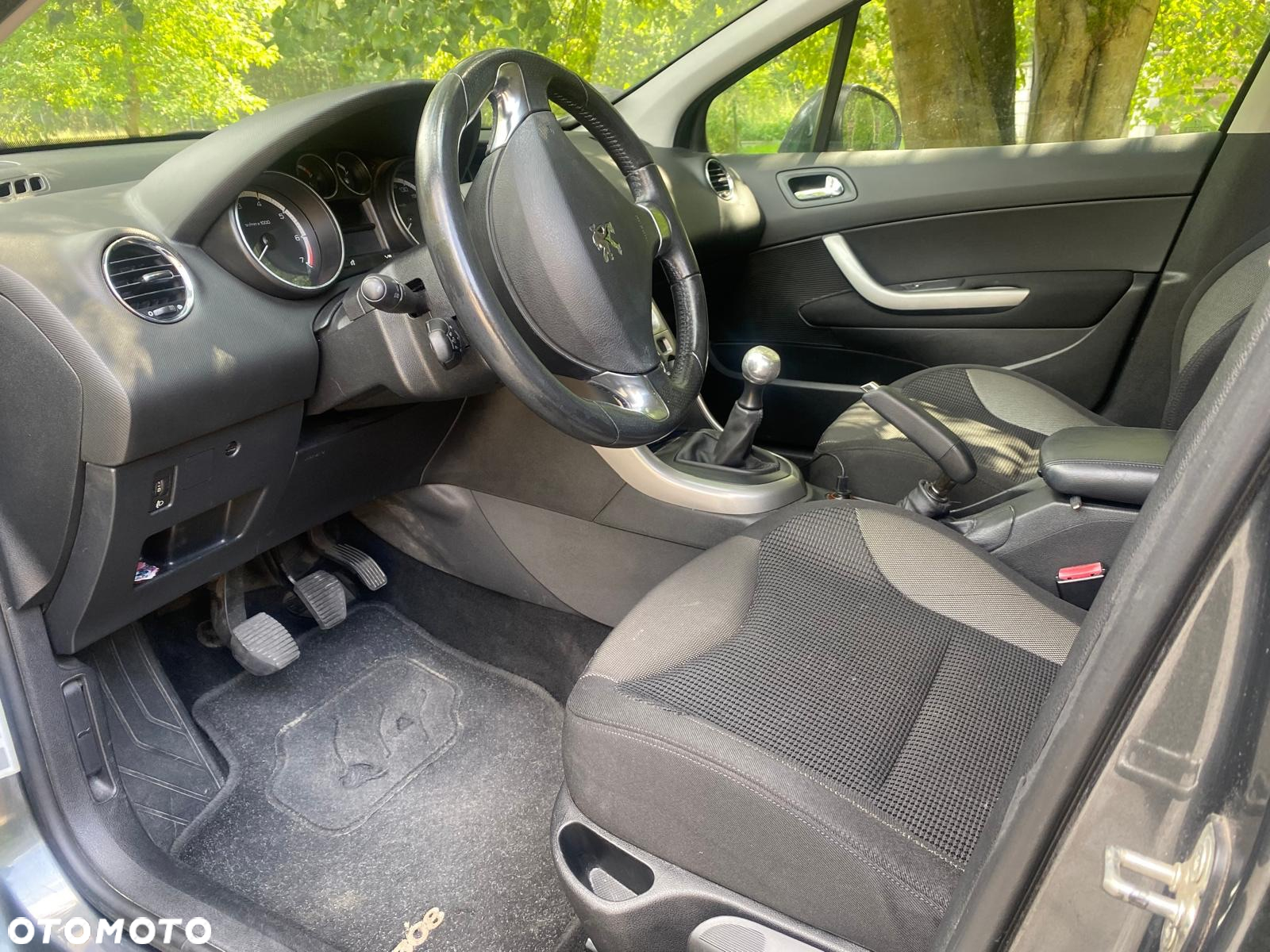 Peugeot 308 1.6 Premium Plus - 9