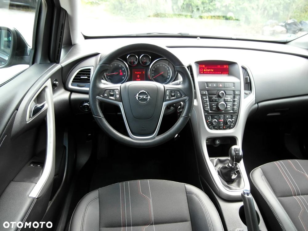 Opel Astra 1.4 Turbo 150 Jahre - 27