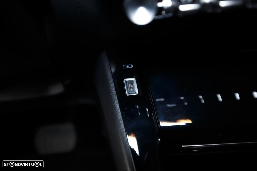 Peugeot e-208 Style - 25