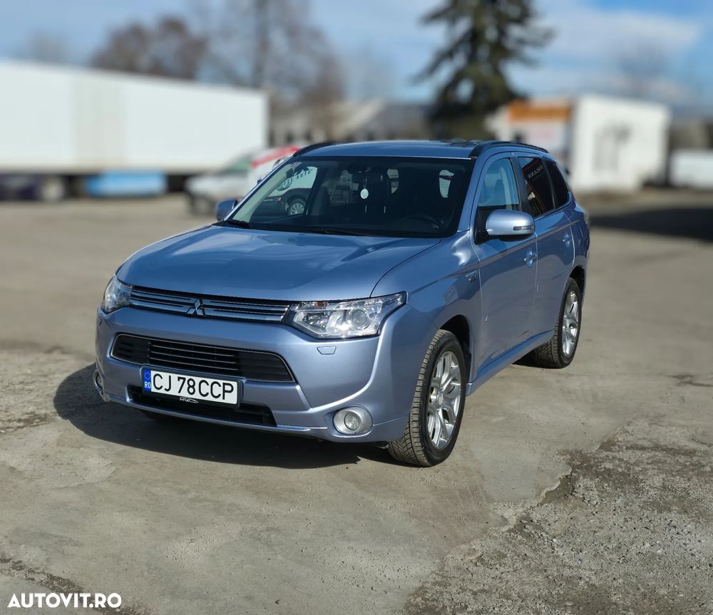 Mitsubishi Outlander - 10