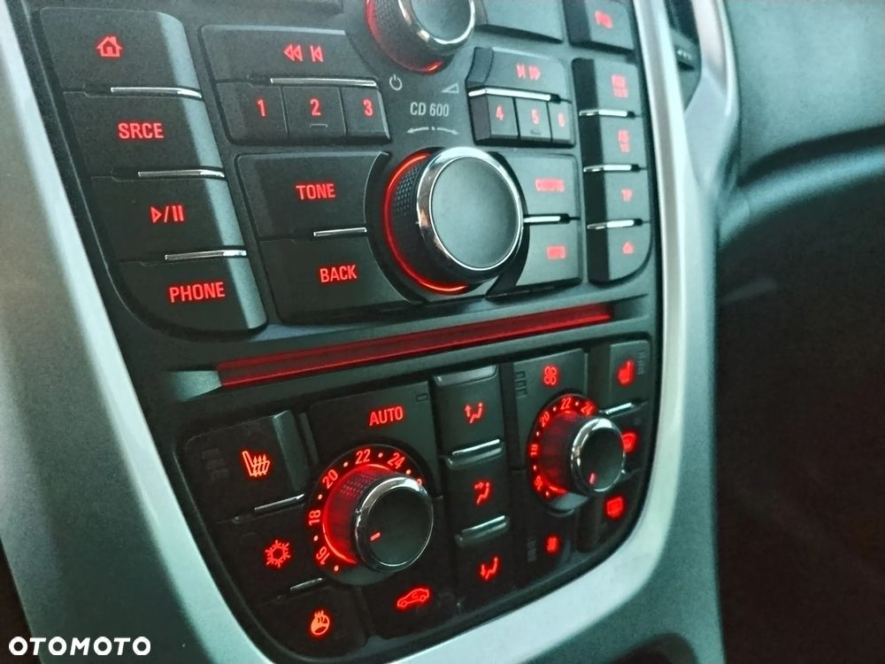 Opel Astra 1.4 T Cosmo - 28