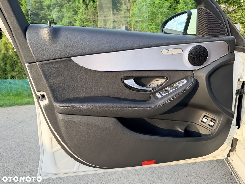 Mercedes-Benz Klasa C 300 e 9G-TRONIC - 12