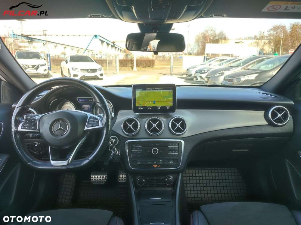 Mercedes-Benz GLA - 10