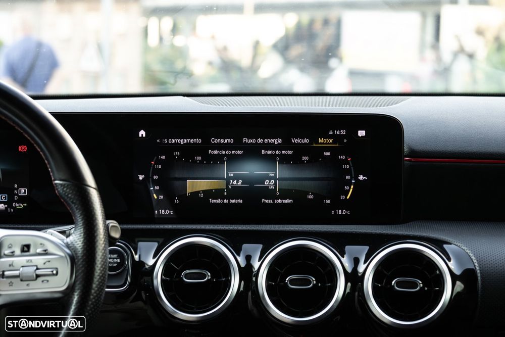 Mercedes-Benz A 250 e AMG Line - 35