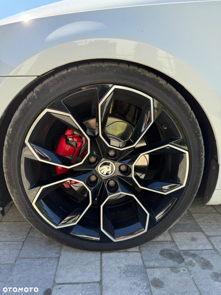 Skoda Octavia 2.0 TDI DSG RS - 10