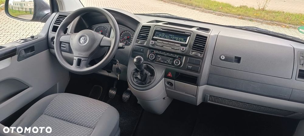Volkswagen Caravelle - 22