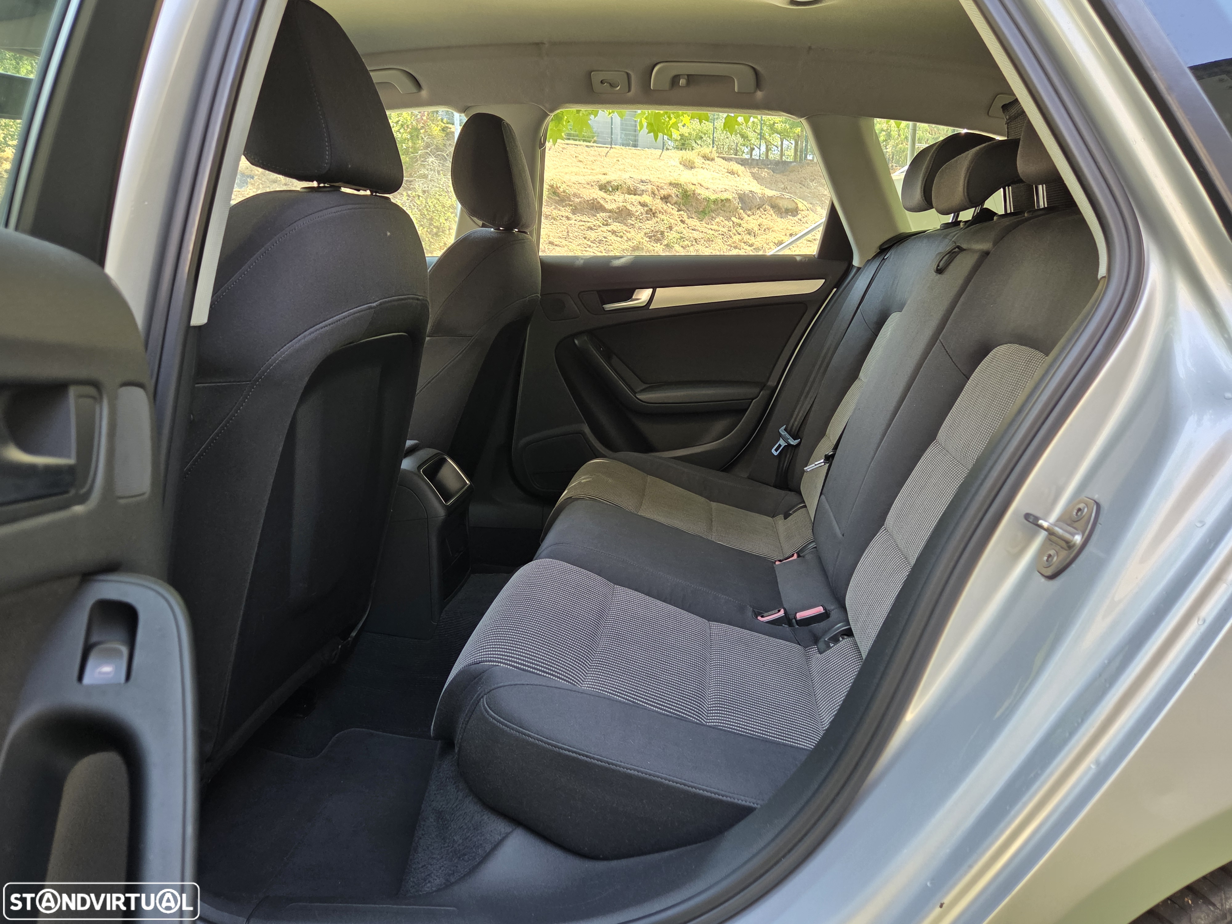 Audi A4 Avant 2.0 TDI Business Line Plus - 6