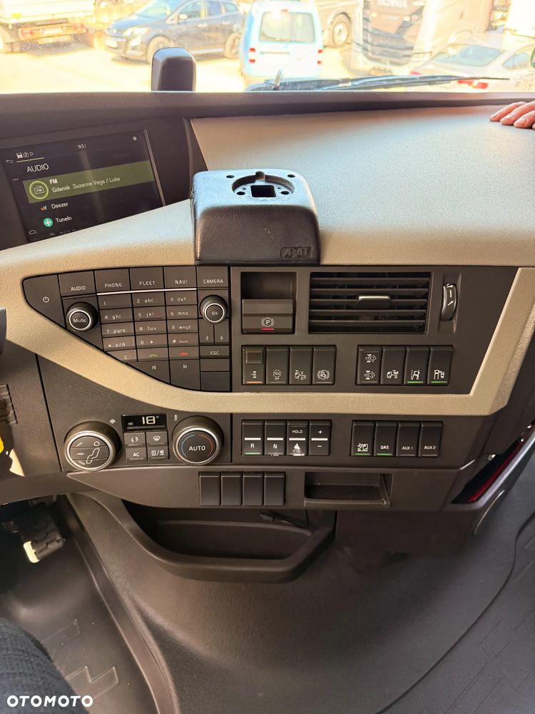 Volvo FH 460 / STANDARD / XXL / i SAVE / EURO 6/ GLOBETROTTER/ / AUTOMAT/SERVIS /2019/ KAMERA/ SKÓRY/ XENON /PERFEKCYJNY STAN / ZABUDOWY  MIĘDZYOSIOWE/ - 14