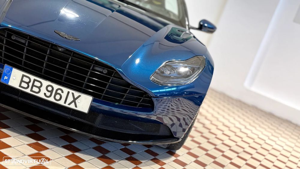 Aston Martin DB11 Volante V8 - 10