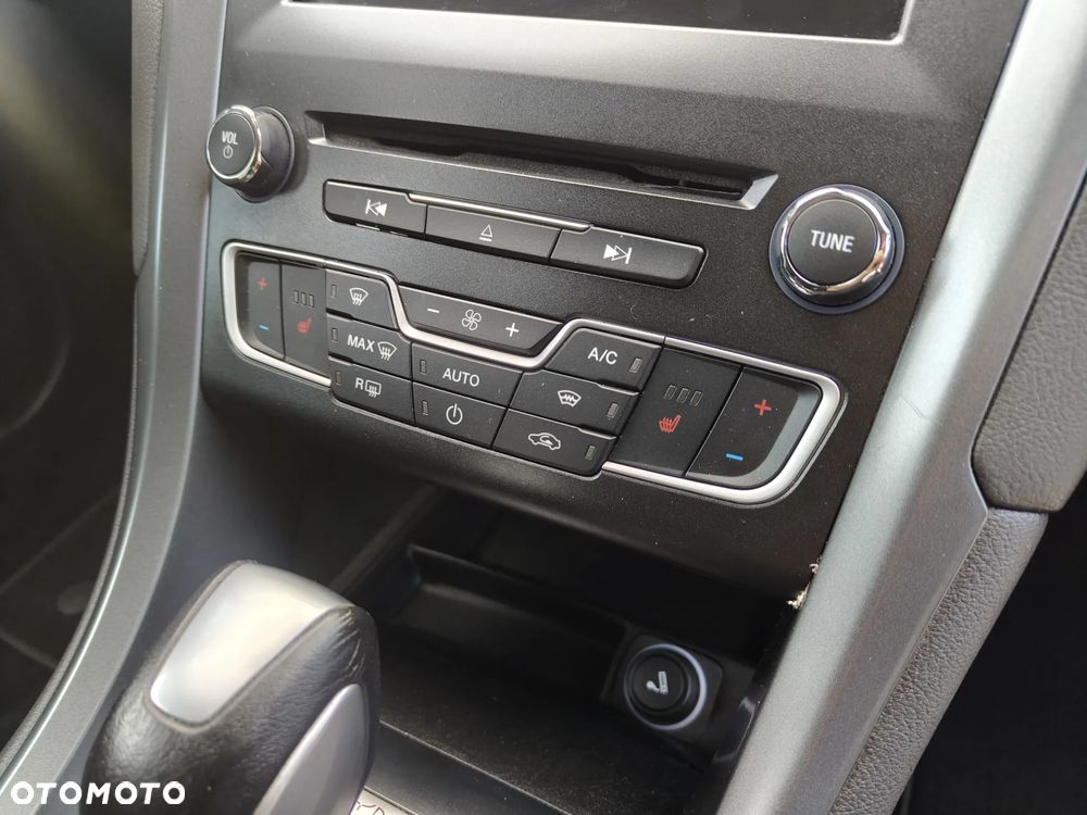 Ford Mondeo - 23