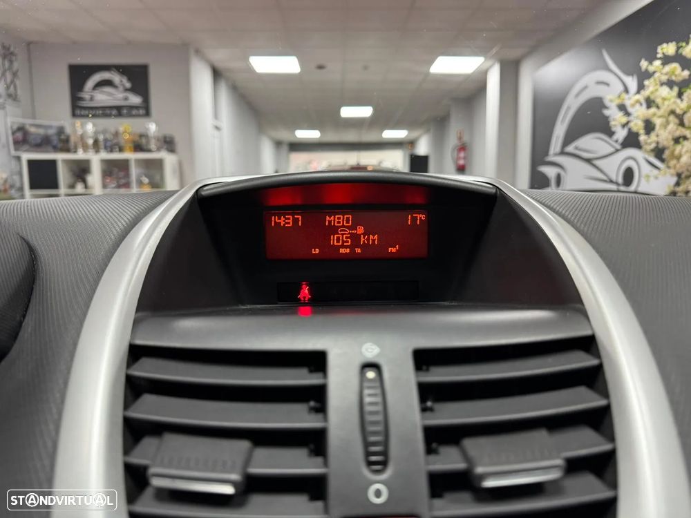 Peugeot 207 1.4 16V Open - 33