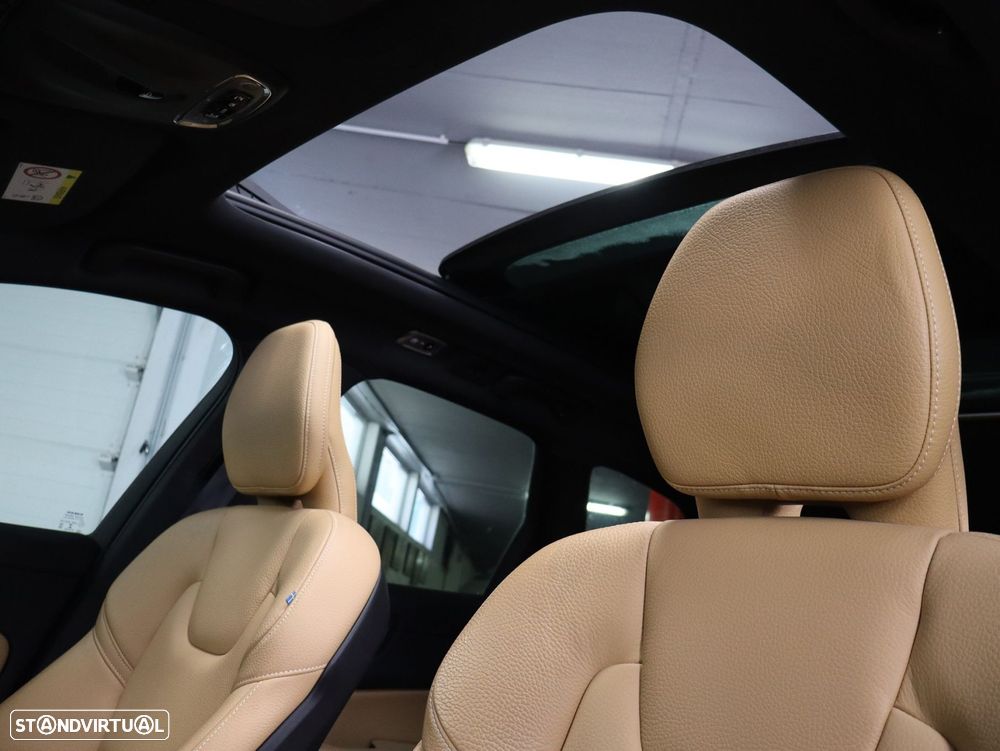 Volvo XC 60 2.0 T8 PHEV Inscription AWD - 8