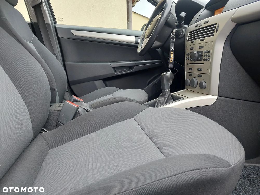 Opel Astra 1.6 Cosmo - 27