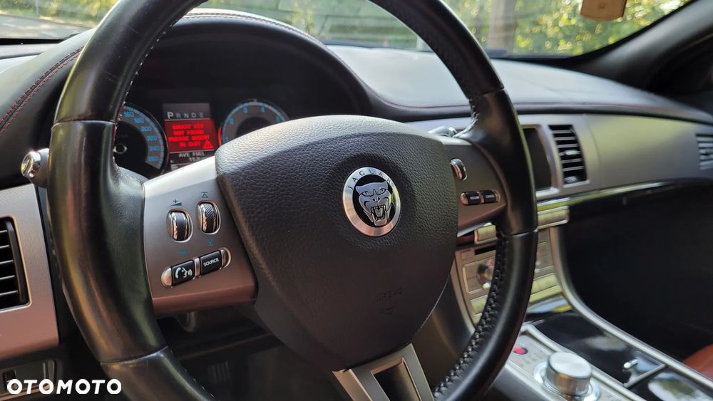 Jaguar XF 4.2 SV8 - 10