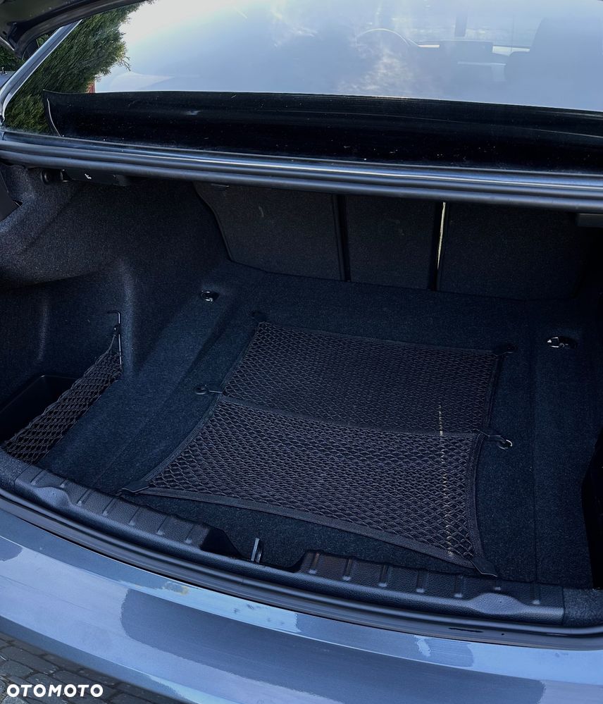 BMW Seria 3 318d M Sport - 10