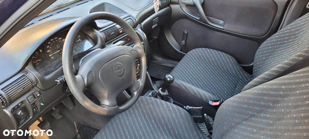 Opel Astra 1.4 Base - 8