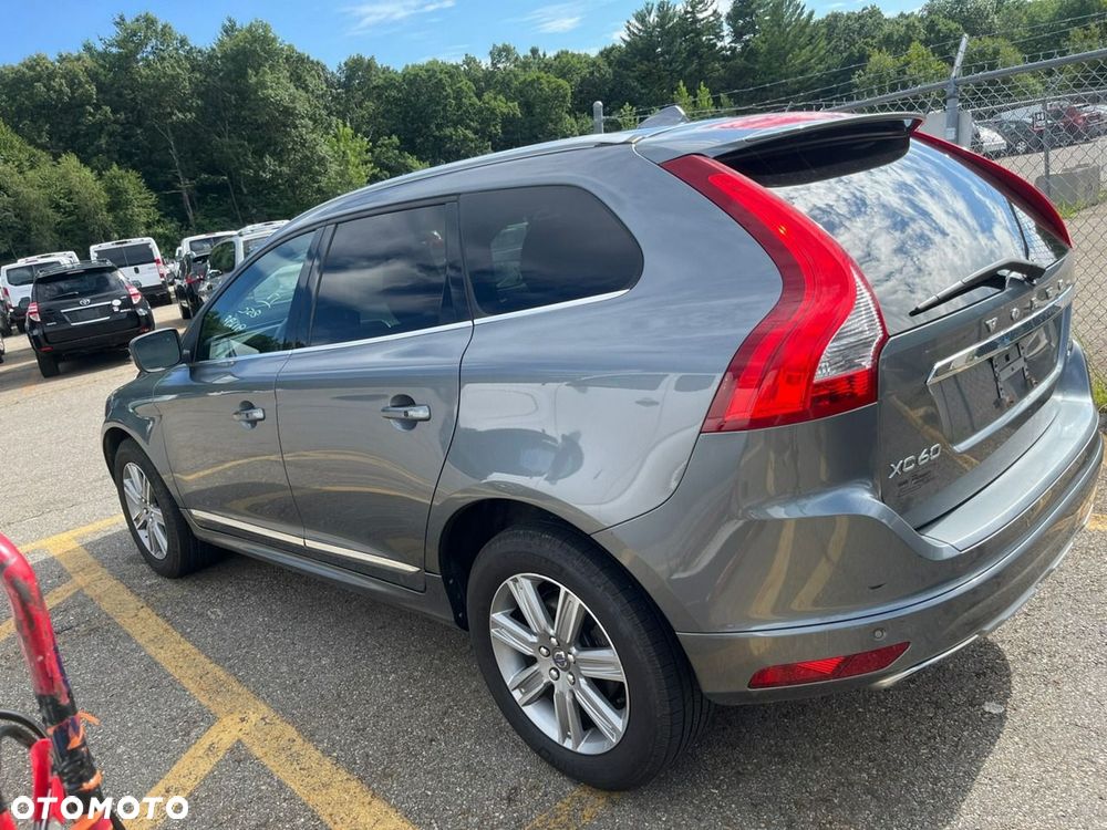 Volvo XC 60 - 4