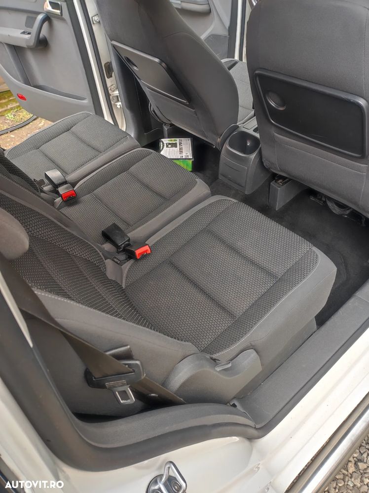 Volkswagen Touran 2.0 TDI DPF BlueMotion Technology DSG Highline - 8