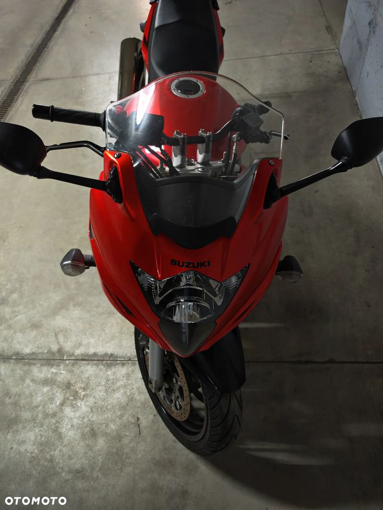 Suzuki GSX - 11