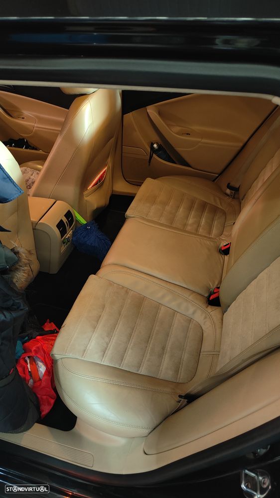 VW Passat 2.0 TDI 4Motion Individual - 12