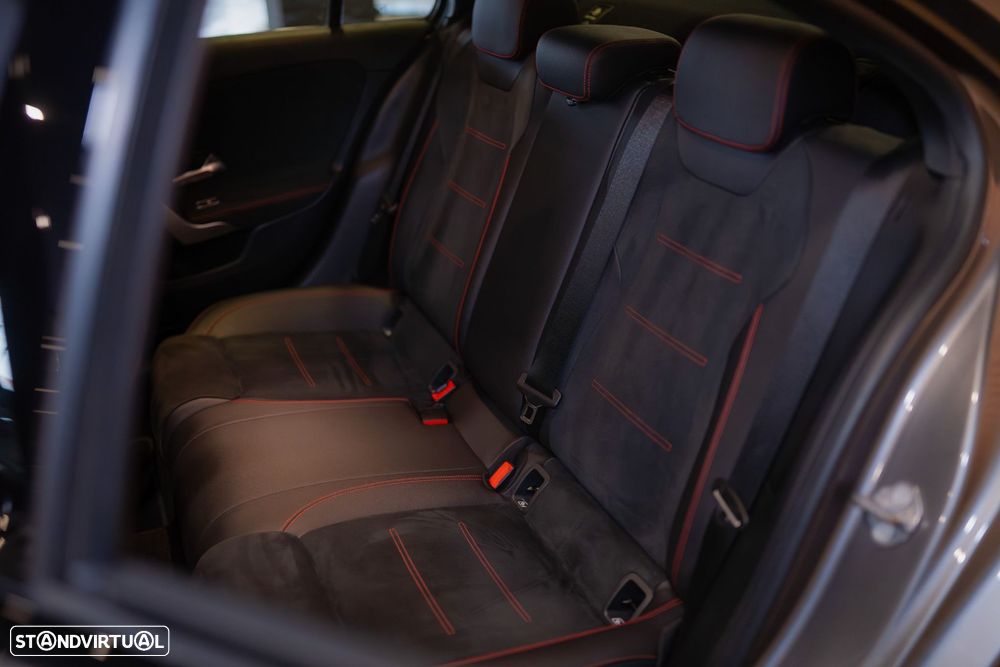 Mercedes-Benz A 180 Limousine d AMG Line Aut. - 29