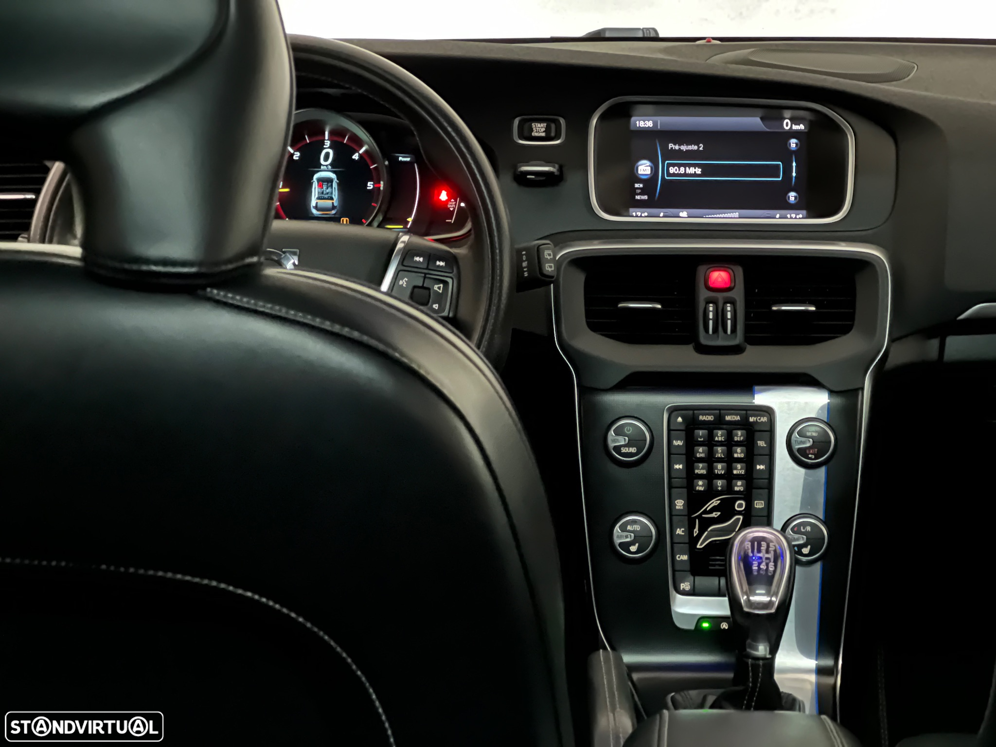Volvo V40 D2 R Design - 2