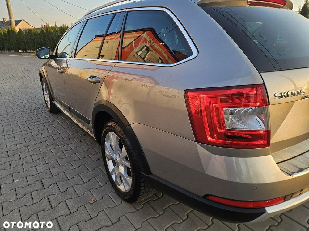 Skoda Octavia 2.0 TDI 4x4 DSG Scout - 16