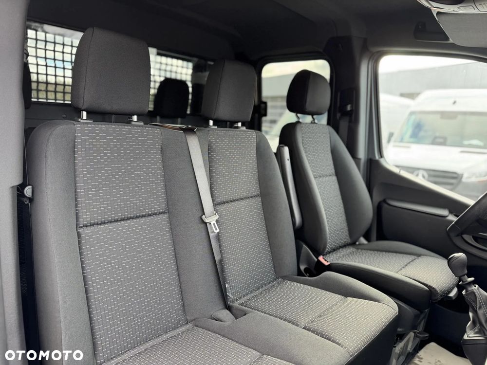 Mercedes-Benz Sprinter - 10