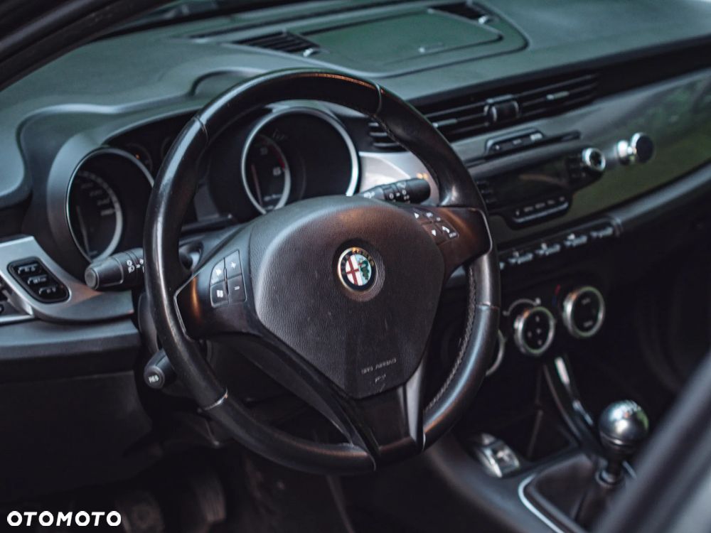 Alfa Romeo Giulietta 2.0 JTDM Distinctive - 13