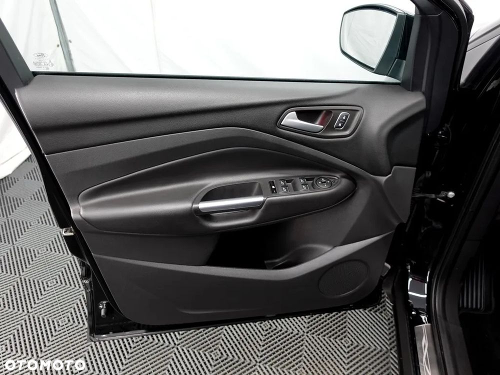 Ford Kuga 1.5 EcoBoost FWD Titanium - 16