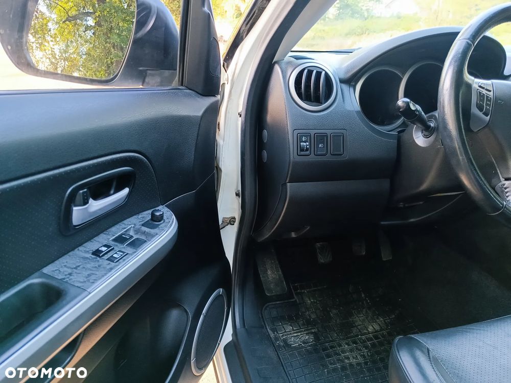 Suzuki Grand Vitara 1.9 DDiS Comfort - 24