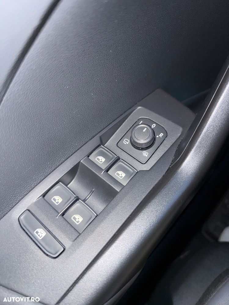 Volkswagen T-Cross 1.0 TSI DSG Style - 17