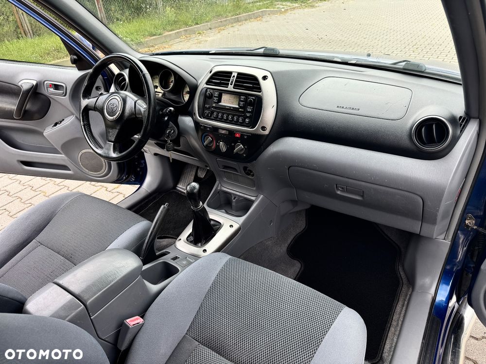 Toyota RAV4 4x4 Edition - 17