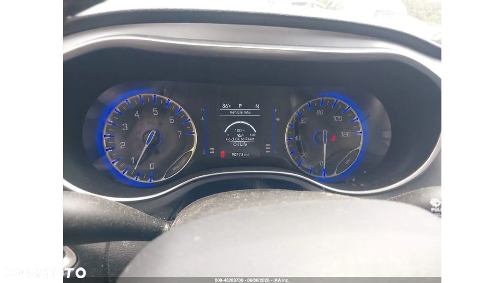 Chrysler Pacifica - 11