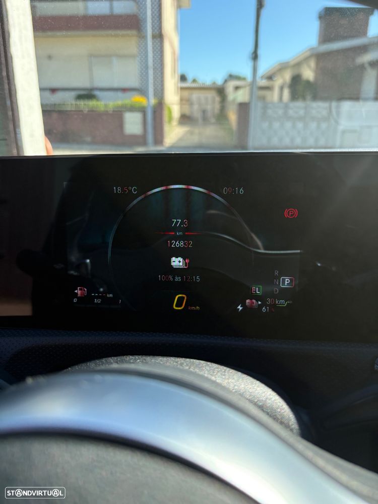 Mercedes-Benz A 250 Limousine e AMG Line - 13