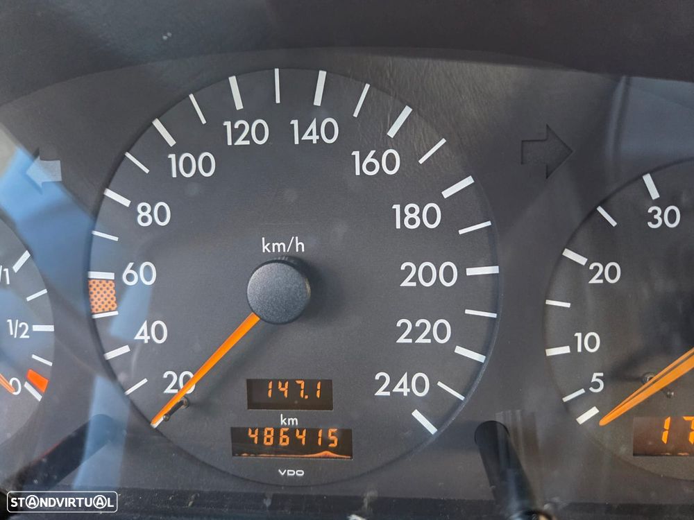 Mercedes-Benz C 200 - 10