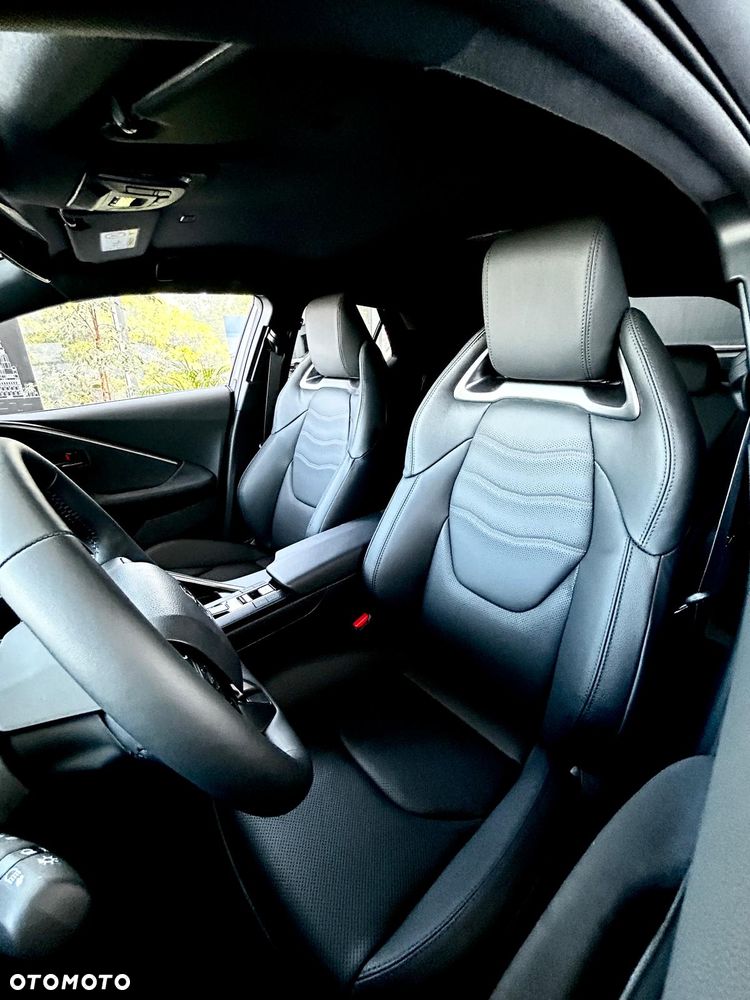 Toyota C-HR 2.0 PHEV Dynamic Force Executive - 24