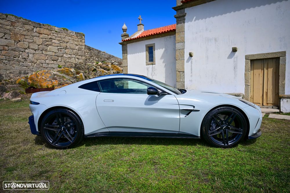 Aston Martin Vantage Coupe V8 - 16