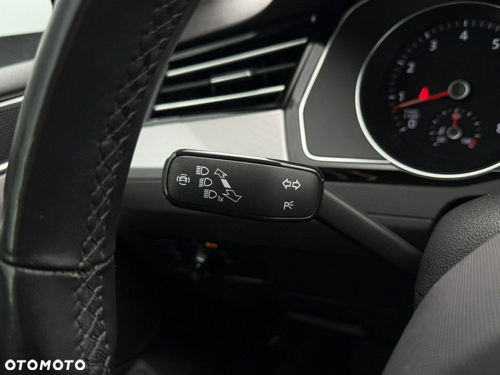 Volkswagen Passat - 21