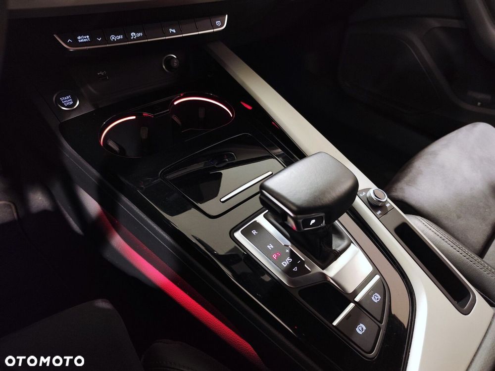 Audi A4 Limousine - 28