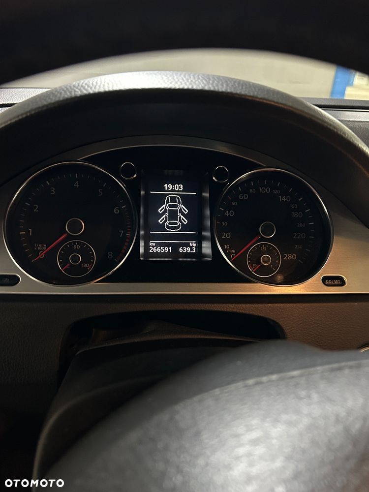 Volkswagen Passat CC - 16