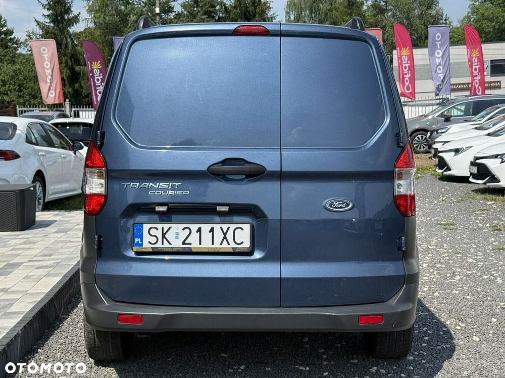 Ford Transit Courier - 8