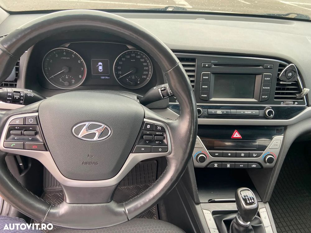 Hyundai Elantra 1.6 MPi Highway - 17