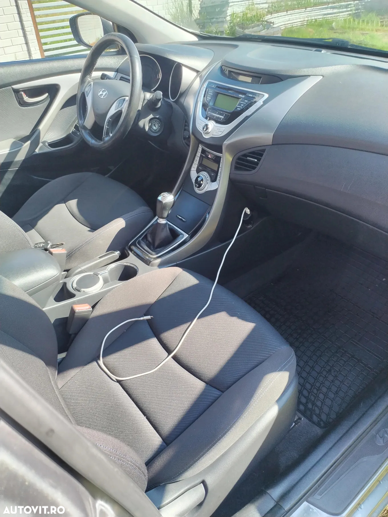 Hyundai Elantra 1.6 MPi - 12