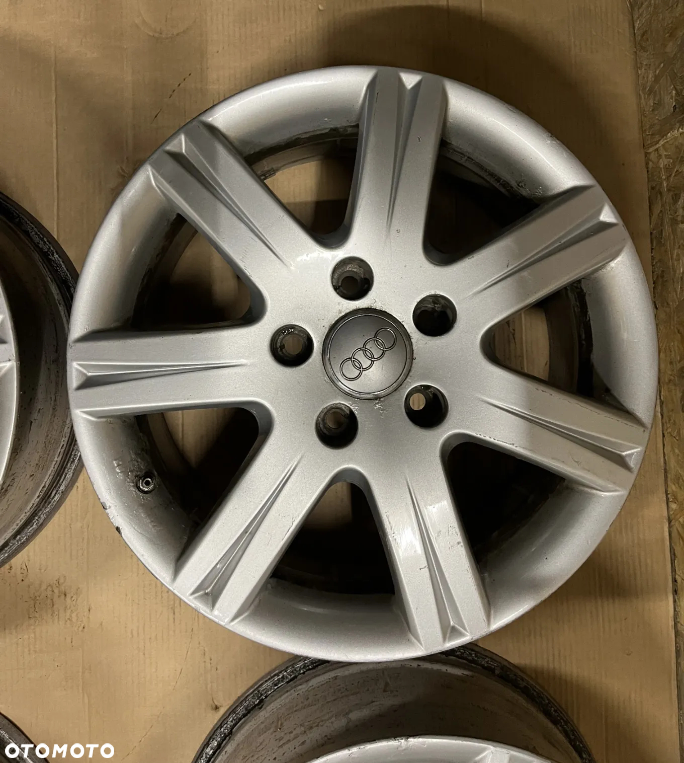 Felgi aluminiowe 7,5J x 18H2 ET53 Audi komplet - 6