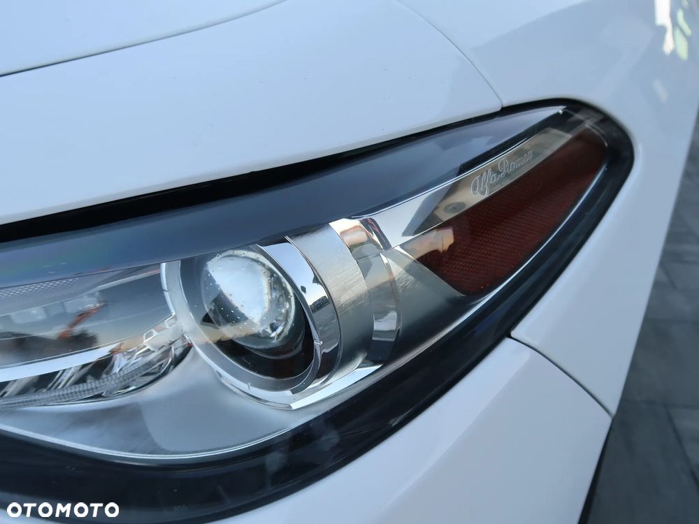Alfa Romeo Giulia 2.0 Turbo TI Q4 - 8
