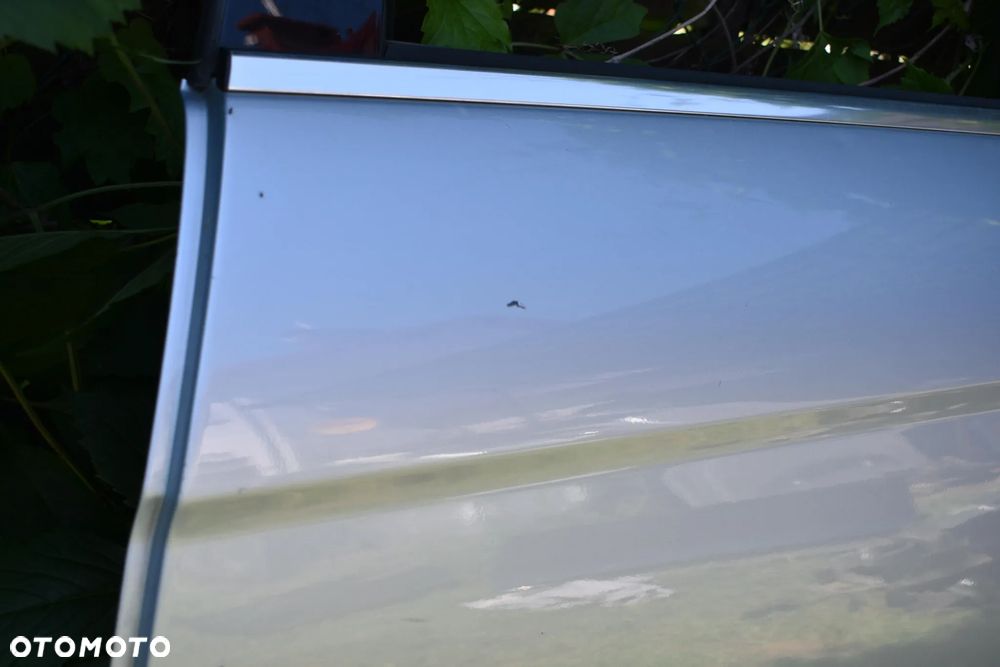 MERCEDES W204 SEDAN DRZWI LEWE TYLNE TYŁ 988 - 6