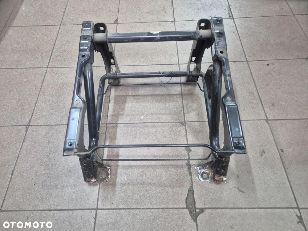 PODSTAWA FOTELA KIEROWCY LEWA DUCATO JUMPER BOXER  06+ - 1