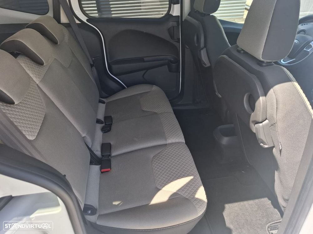 Ford Tourneo Courier 1.0 EcoBoost Titanium - 23
