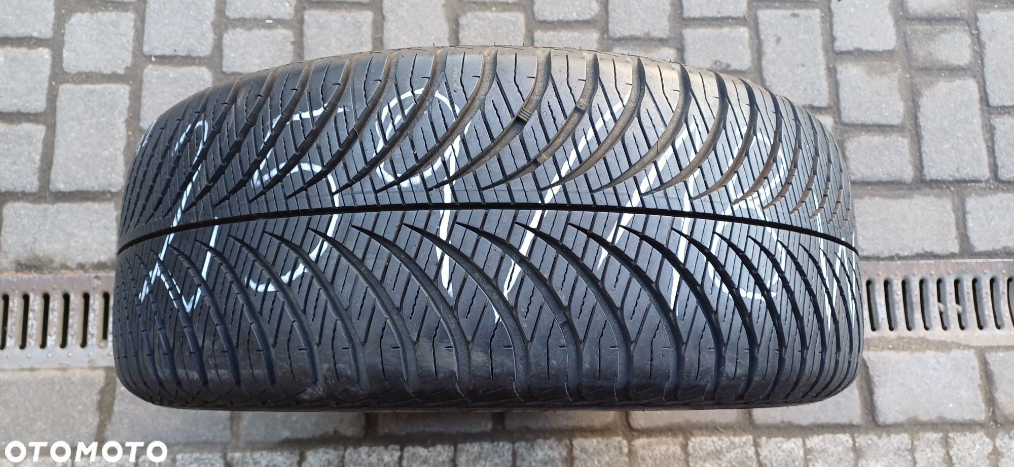GOODYEAR 235/50R18 101V , pojedyńcza opona wielosezonowa. - 1